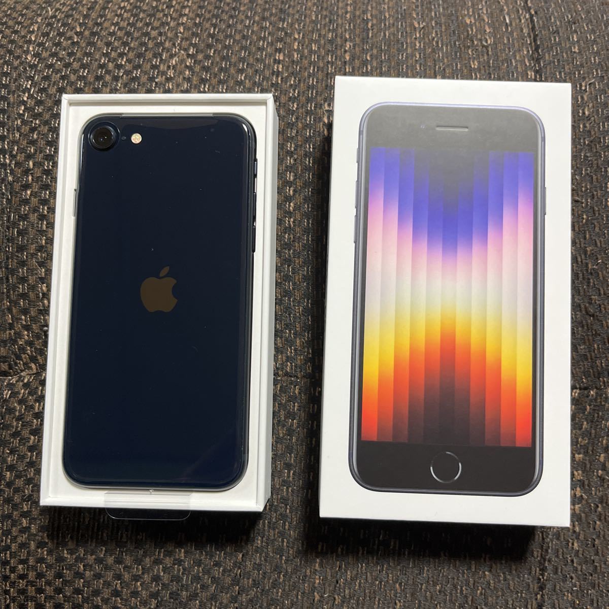 新品未開封品iPhoneSE 第3世代 64GB ミッドナイト SIMフリー iPhone