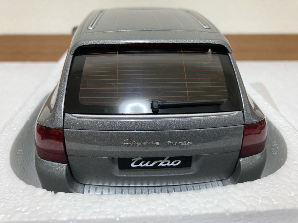 送料込み 1/18 ポルシェ カイエン ターボ オートアートPORCHE Cayenne