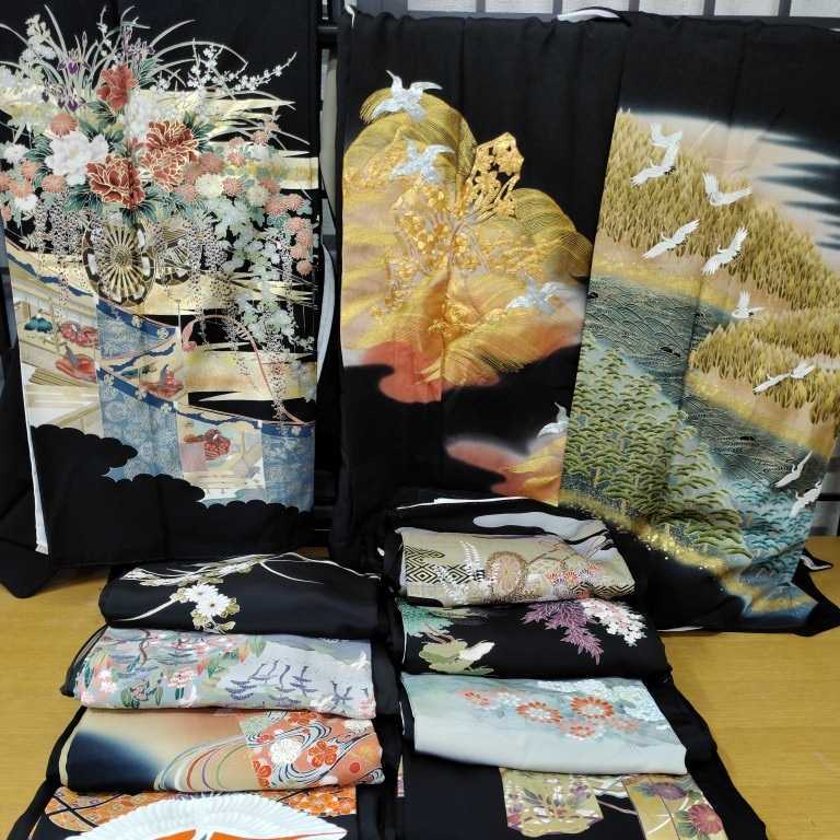 【定番人気，定番】 ケイ NO119 着物 黒留袖 11枚まとめ売り 正絹 金駒刺繍 大処分 リメイク(留袖)｜売買されたオークション情報、yahooの商品情報をアーカイブ公開 - オークファン 留袖