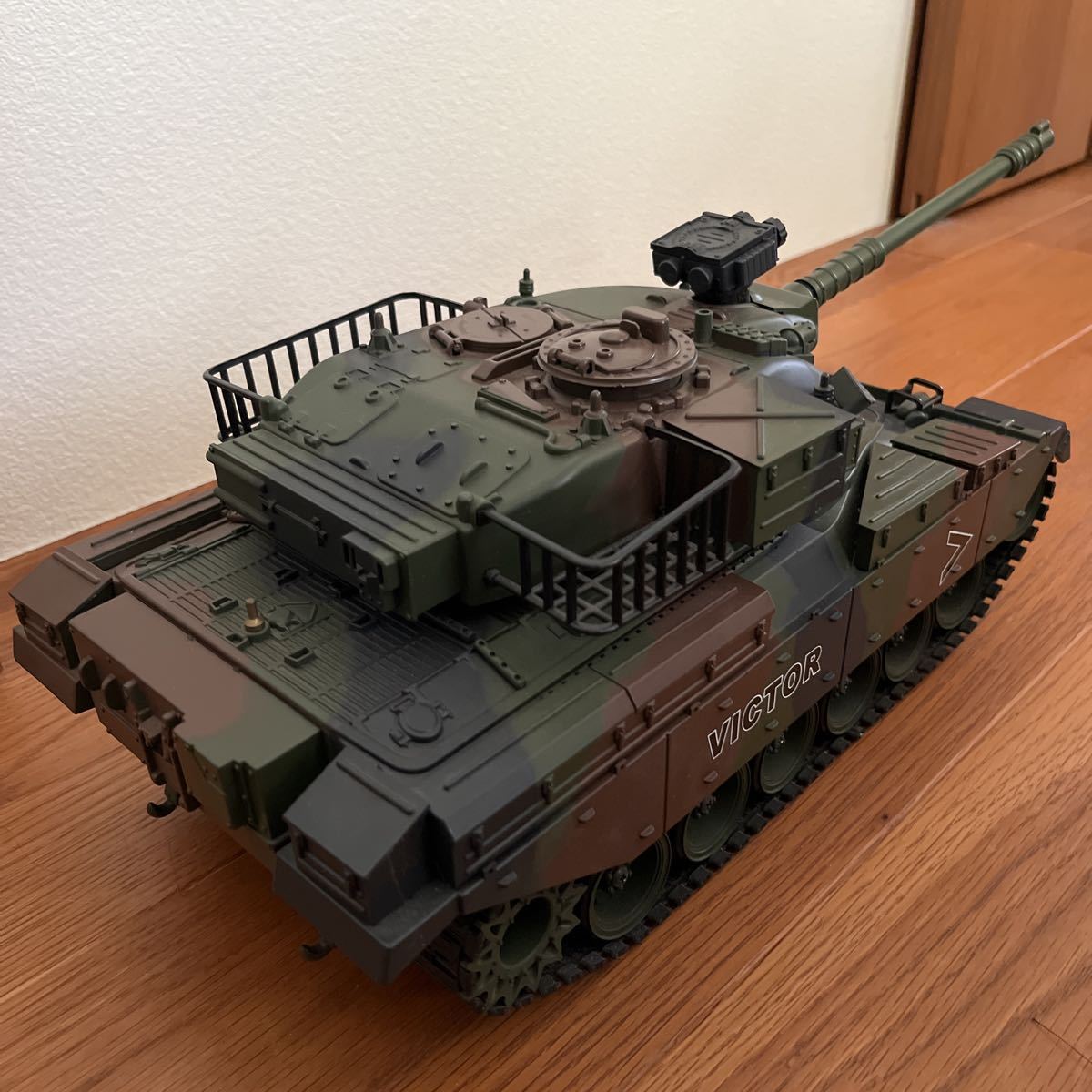 戦車 ラジコン | : RC 陸上自衛隊 ラジコン戦車 1⁄16 京商 動く