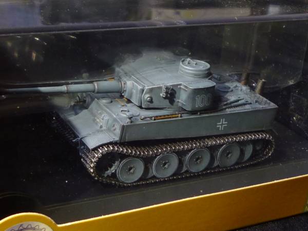 ドラゴンアーマー 1/72 タイガーⅠ極初期型 第502 100号車