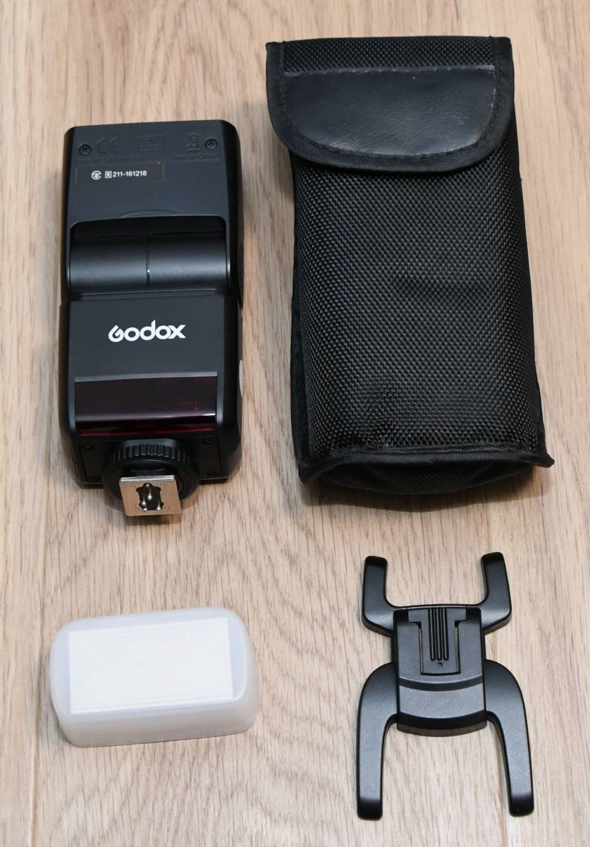 2025，大得価】 美品！Godox TT350O ストロボ GN36 スピードライト