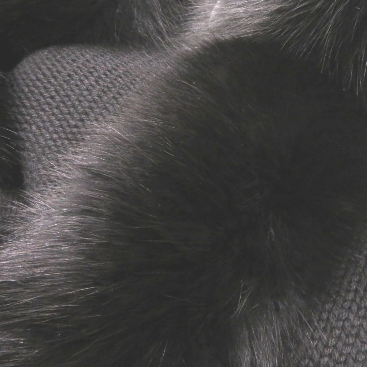 極美◎正規品 FOXEY BOUTIQUE selected CASHMERE フォクシー ブティック 16993 レディース FOXファー付き カシミヤ100％ ニットJK 黒 38 FOXEY - 極美⭐FOXEY フォクシーブティック カシミア100％ ページ