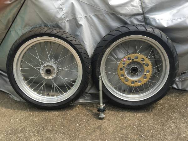 WR250R : オフロードハンターの日記 オフ⇔モタ 前後セット ホイール 