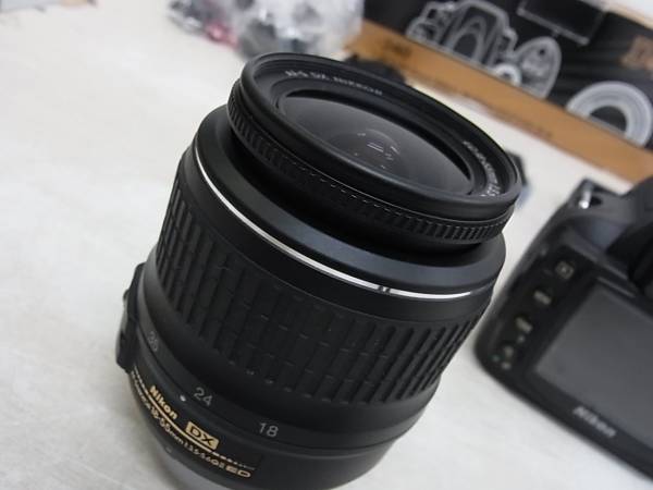 □NIKON□デジタル一眼レフ□D40 18-55mmレンズキット□中古□ 【公式