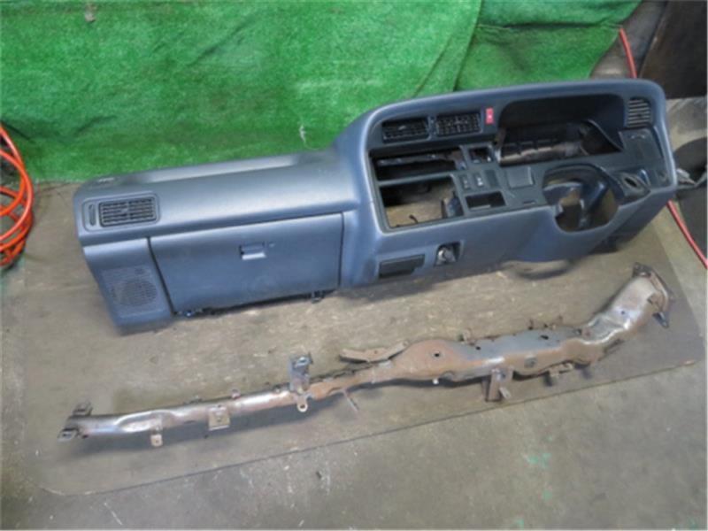 トヨタ 純正 ハイエース 《 LH178V 》 インストルメントパネル P10300-20007598