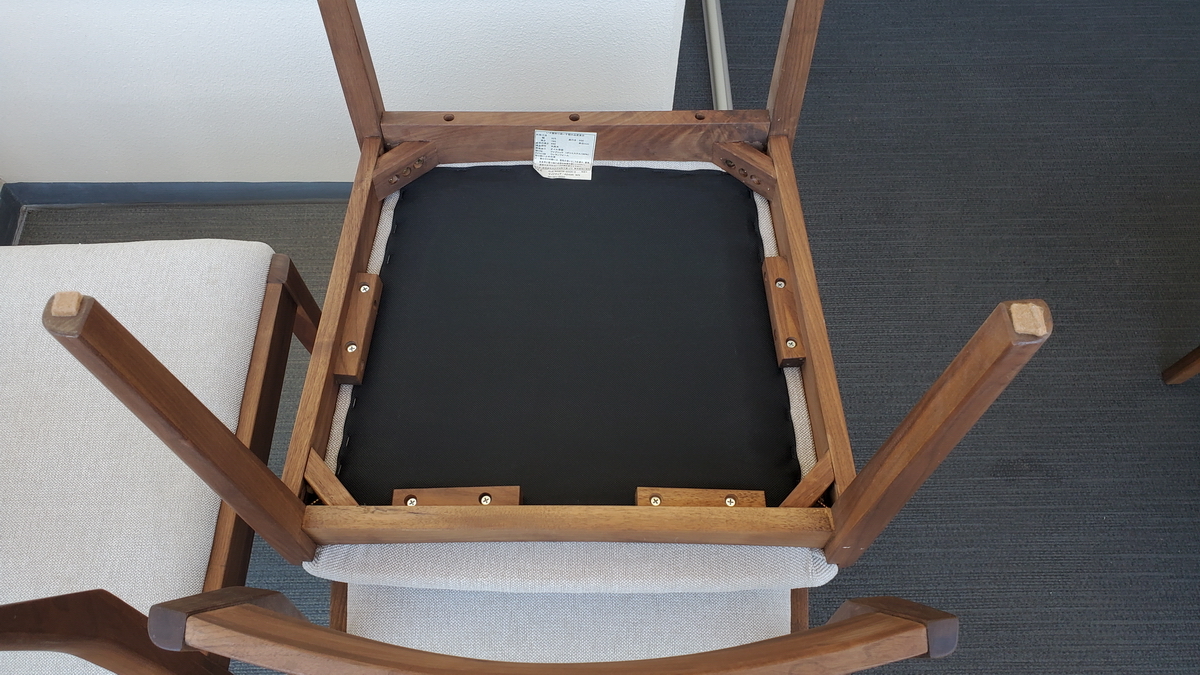 中古天然木製ダイニングチェアー4脚布座面白四角背もたれ有格安 4脚