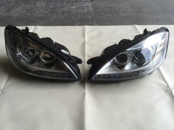 ベンツ Sクラス w221 後期純正ヘッドライト左右極美品