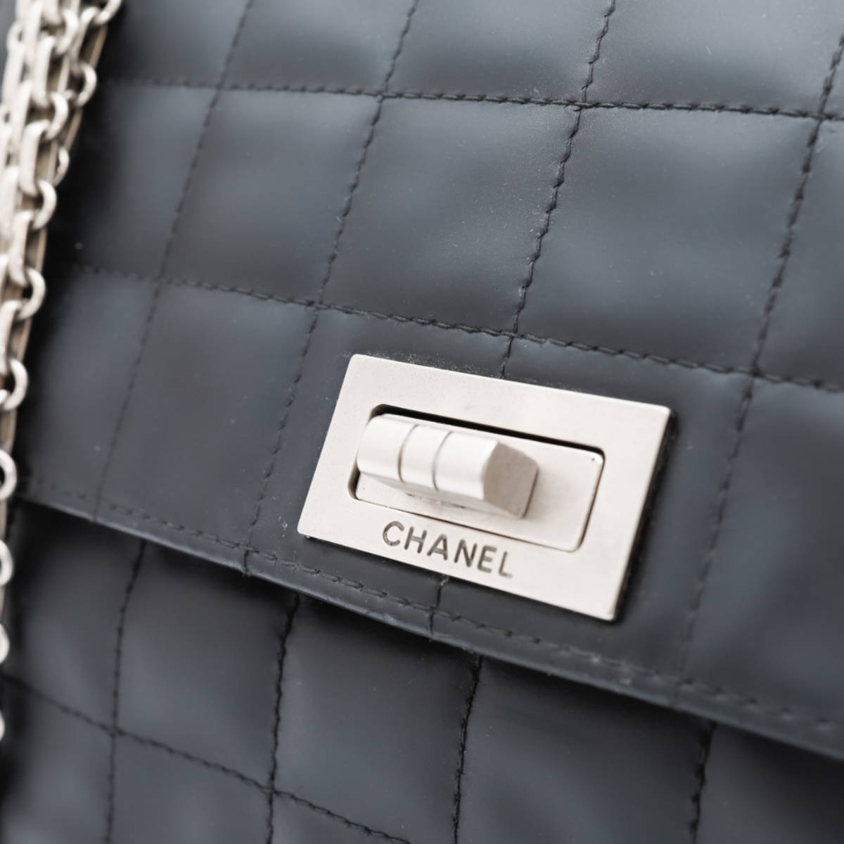 1円~【 外箱付き 】◇極美品◇ CHANEL シャネル 2.55 エナメル チョコ 