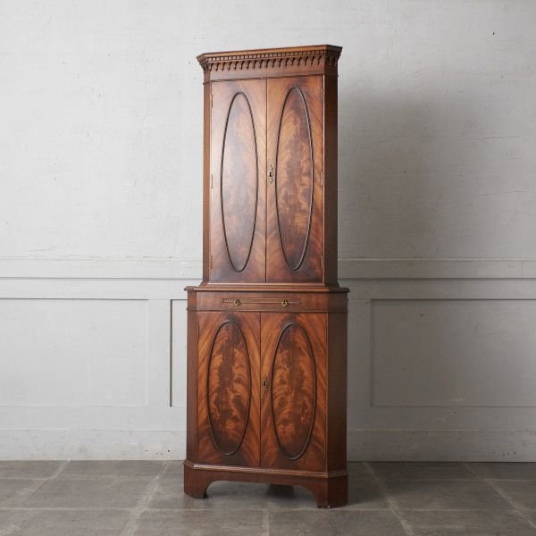 ○[美品] 英国 Bevan Funnell キャビネット 飾り棚 食器棚 本棚 ○[美品] 英国 Bevan Funnell キャビネット 飾り棚 食器棚 本棚