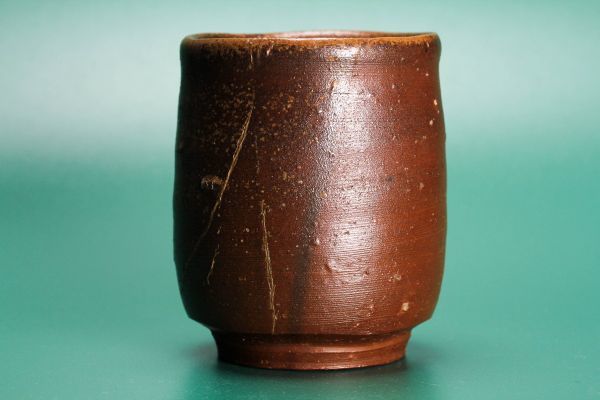 人間国宝 伊勢崎淳 備前湯呑 共箱 栞 本物保証(湯呑み、カップ)｜売買
