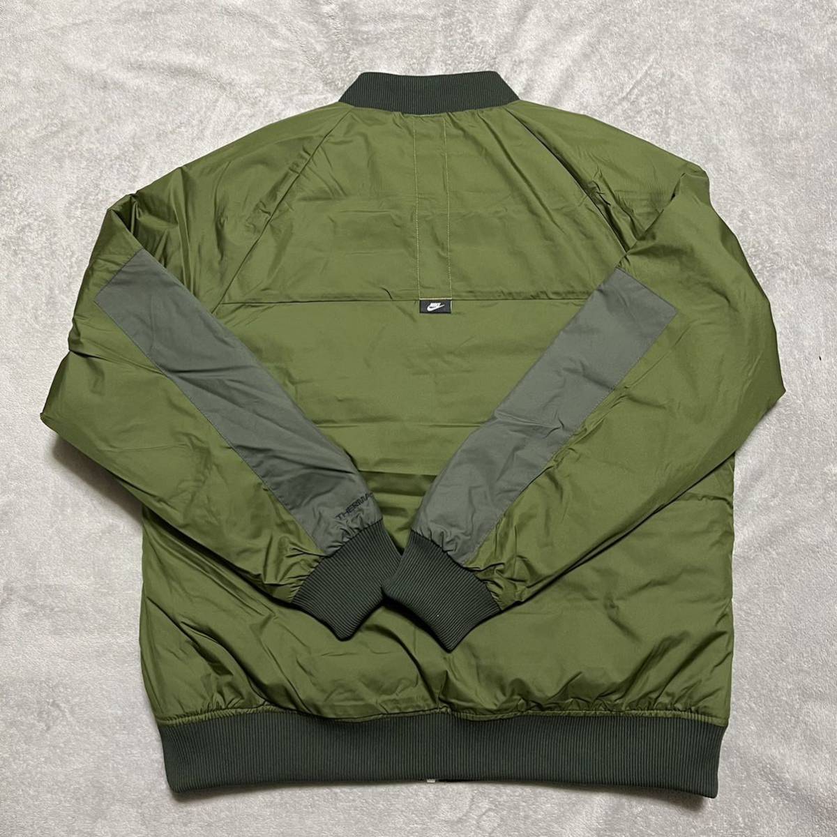 Lサイズ 新品未使用 定価18,700円 NIKE ナイキ スポーツウェア 