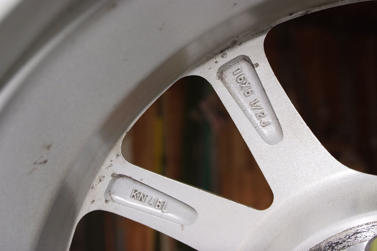 ヨコハマ アイスガード(iceGUARD iG50 PLUS)205/60R16 92Q　プリウスアルファ純正アルミホイール付_9