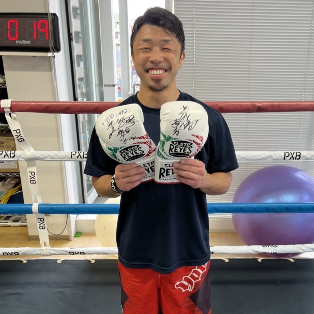 直筆サイン】ボクシング 八重樫東＆武居由樹 試合用グローブ