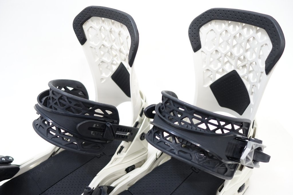 中古 美品 21/22 SALOMON HIGHLANDER Mサイズ スノーボード