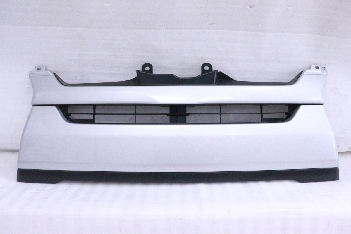 2Y-705★４型 5型 200系 ハイエース 標準 フロントグリル★53100-26370 DX プリクラ無し用 シルバー★トヨタ 純正 (YM)