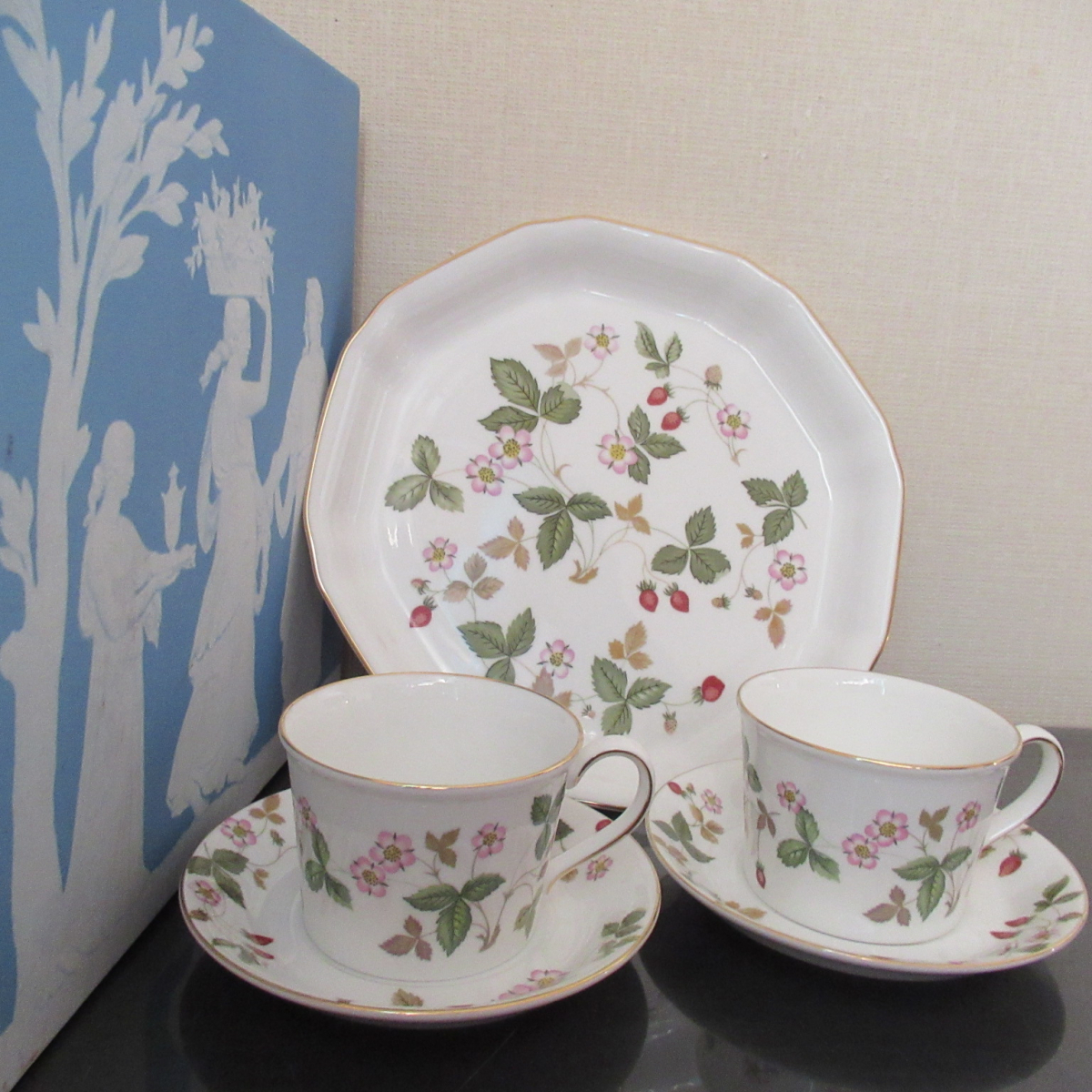 美品 WEDGWOOD ウェッジウッド ワイルドストロベリー カップ＆ソーサー