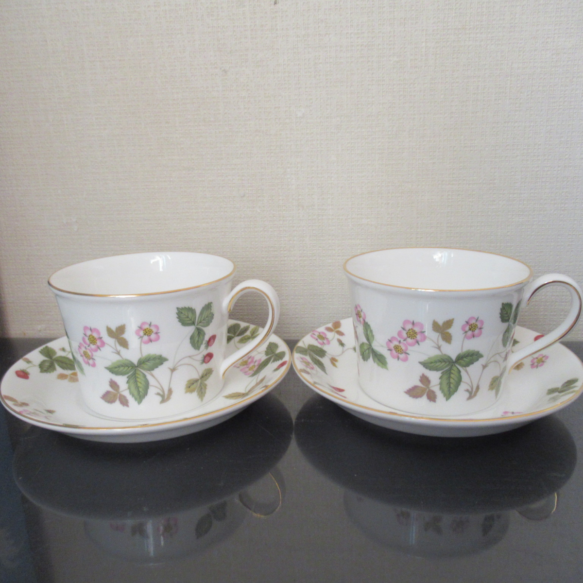 美品 WEDGWOOD ウェッジウッド ワイルドストロベリー カップ＆ソーサー