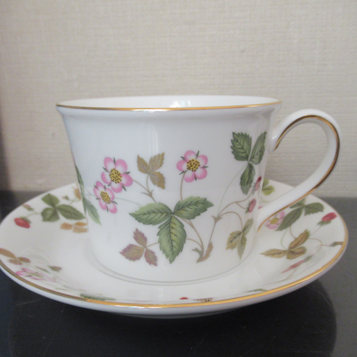 美品 WEDGWOOD ウェッジウッド ワイルドストロベリー カップ＆ソーサー
