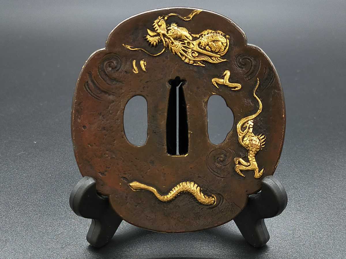 日本の鍔と刀装金工の系譜　鍔　刀装具 刀鍔 日本刀装具 鍔 銅地 細工 絵金銀 金銀メッキ Q6684 神竜