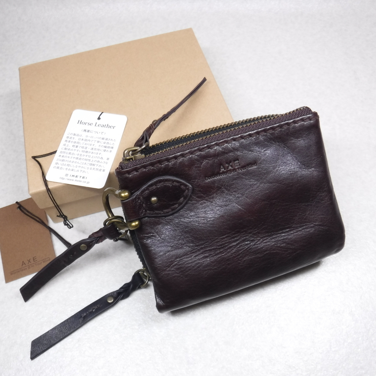 QQ327 AXE アックス 定価13200円 馬革 ラウンドファスナー二つ折り財布 ウォレット 箱付き