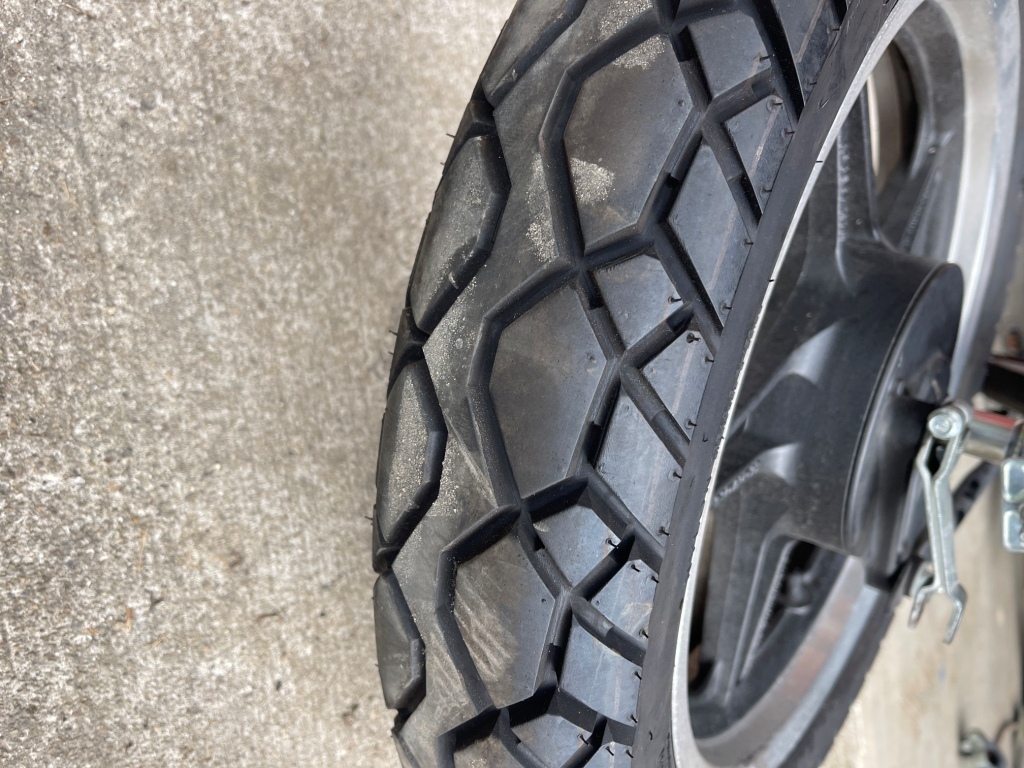 豊田市発 CBF125T スイングアーム リヤホイール タイヤ 豊田市発 CBF125T スイングアーム リヤホイール タイヤ