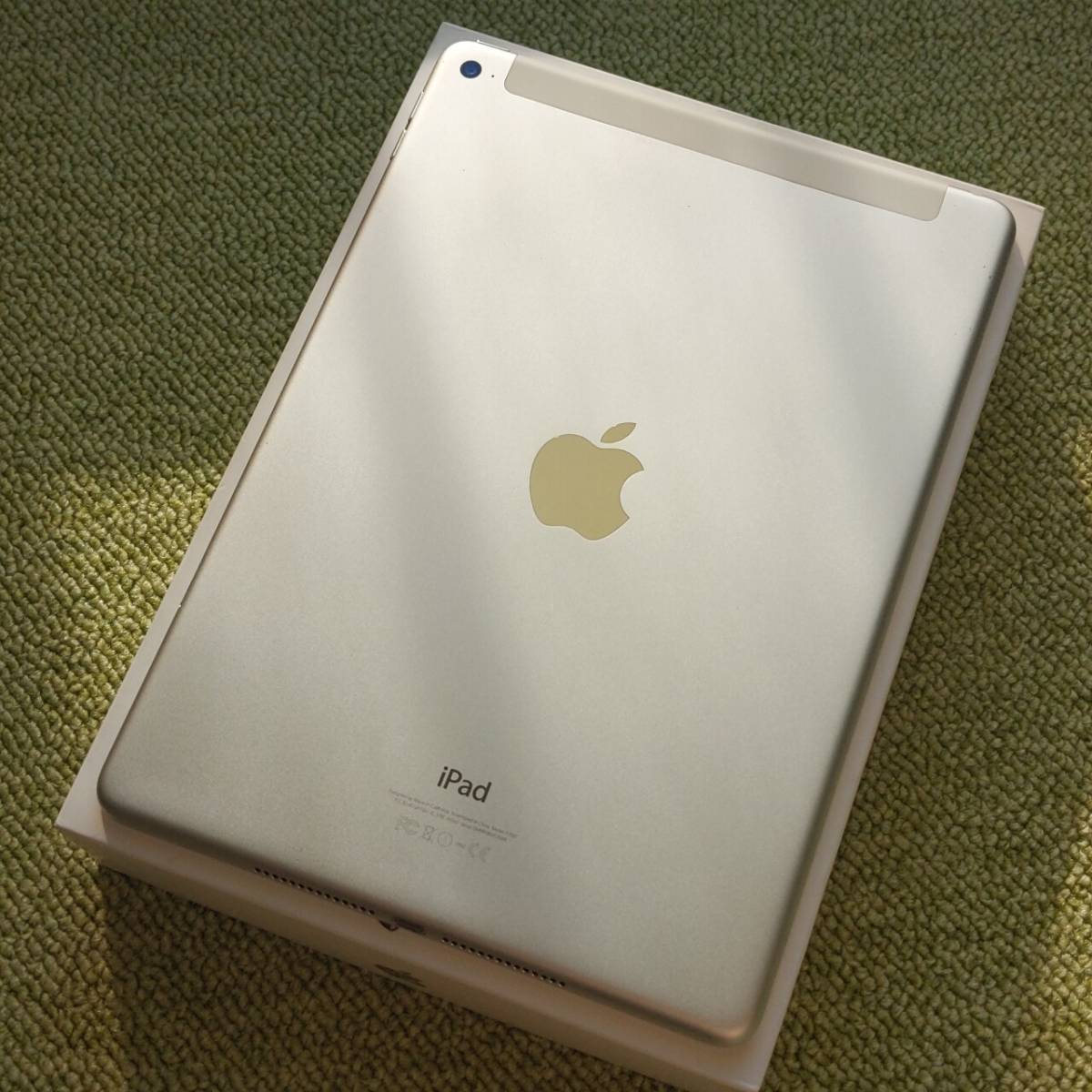 Apple 中古美品!! iPad Air2 白/シルバー (送料無料) - 良品中古 au