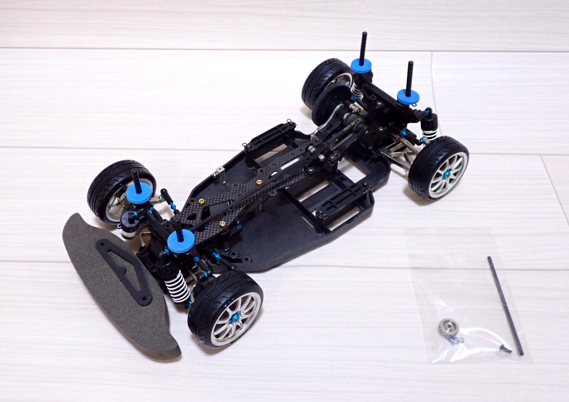 最終価格　TAMIYA　TA04シャーシ タミヤ TA04 シャーシ オプションパーツ多数付 ドリフトなどへも