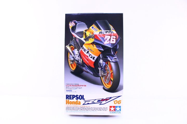 ●未使用 TAMIYA タミヤ HONDA ホンダ レプソル RC211V 06 オートバイ バイク プラモデル 1/12 未組立【10794865】