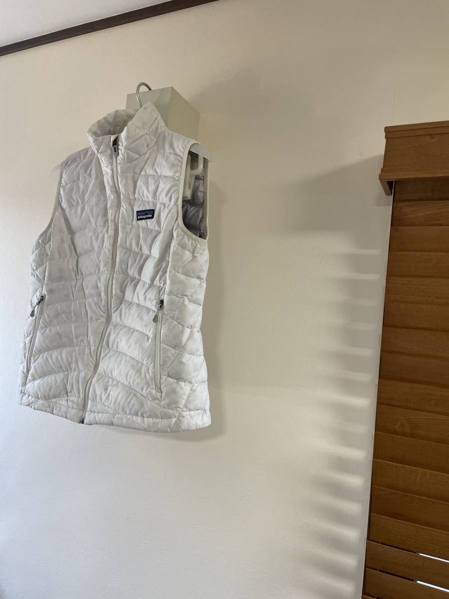 パタゴニア　ウィメンズ　ダウンベスト　Sサイズ　レディース　ホワイト系 ダウンベスト パタゴニア Patagonia Sサイズ ウィメンズ パタゴニア