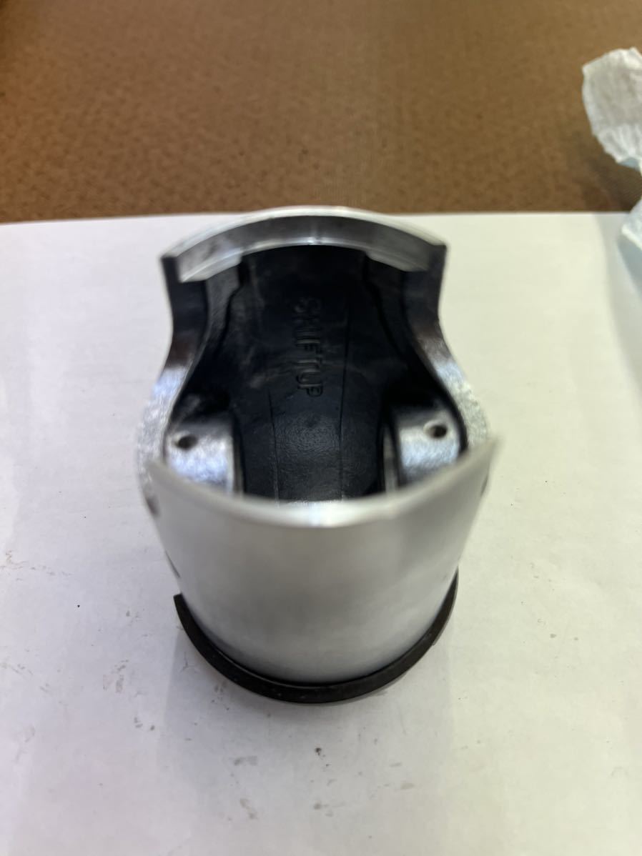 KH250 350SS 250SS エンジン シリンダー左 カワサキ シリンダーヘッド 3個セット Kawasaki KH 新品0.5mm OHボーリング済みシリンダー 極上デッドストック品 KH400 750ss KAWASAKI,KH250&frasl;400