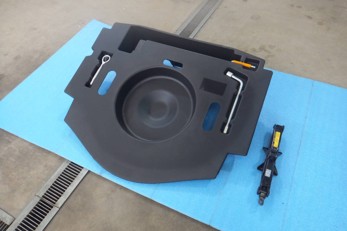 トヨタ純正 クラウン 18 アスリート 後期 車載工具ケース 工具SET 良品♪♪ ジャッキ付き トランク内張り スペアカバー ツールボックス