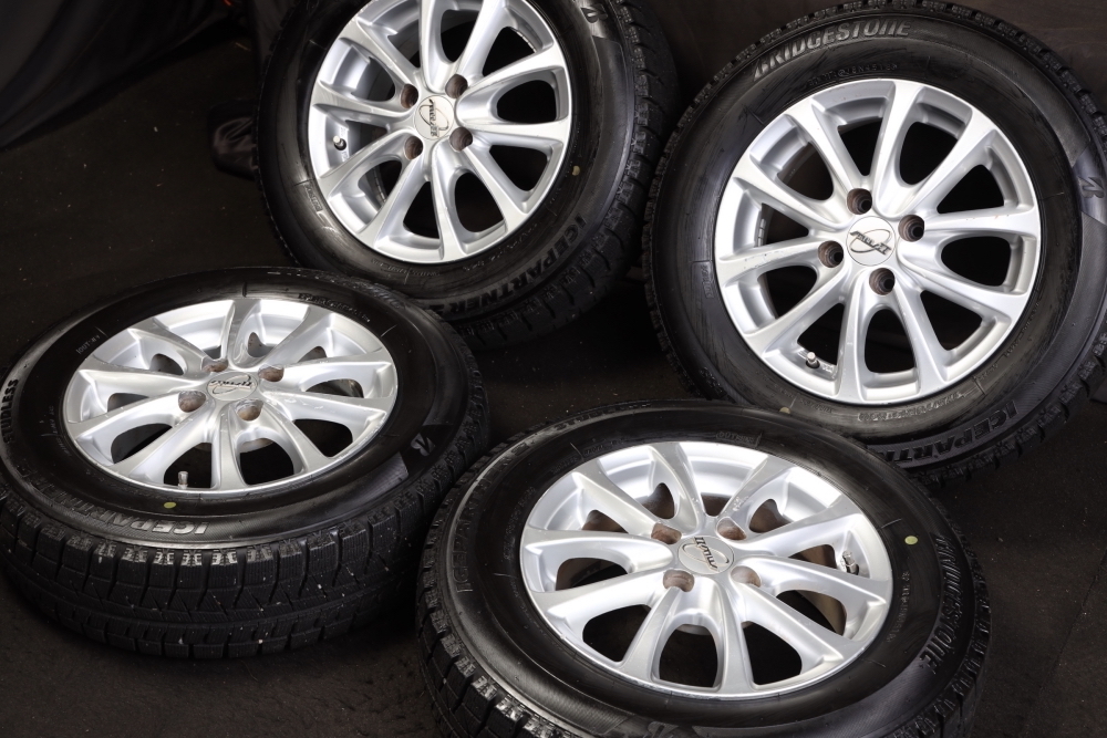  バリ山 175/70R14 ブリジストン スタッドレス 2018年製 4本SET アレックスランクスカローラフィールダーシエンタポルテヴィッツフィット(スタッドレスタイヤ)｜売買されたオークション情報、yah 4穴