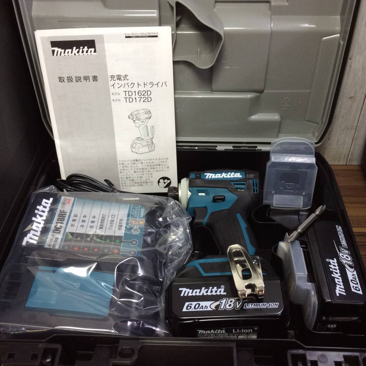 マキタ 充電式インパクトドライバ makita 未使用 makita未使用品マキタ『18V 充電式 &frasl; 未使用品 インパクトドライバ 黒 MAKITA 未使用品(S) 18V充電式 TD002GRDX 駅南やまご質店オンラインショップ TD173DGXPG