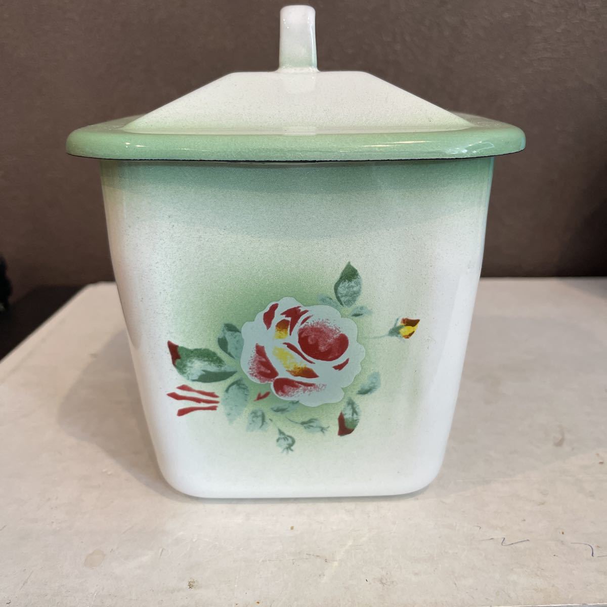 イマンプリンセスローズグリーンピッチャーと角キャニスターの2点セット