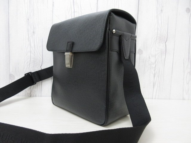 ルイヴィトン ショルダー タイガ 黒 メンズ 新品同様 新品同様】ルイ  