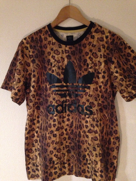 美品!adidas originals ヒョウ 柄 ロゴ Tシャツ L 堂本剛 hyke