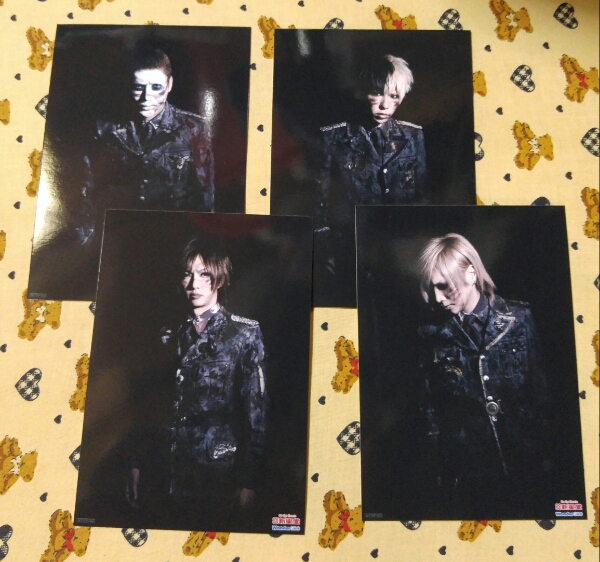 ゴールデンボンバー ノーミュージック・ノーウエポン特典 生写真_1