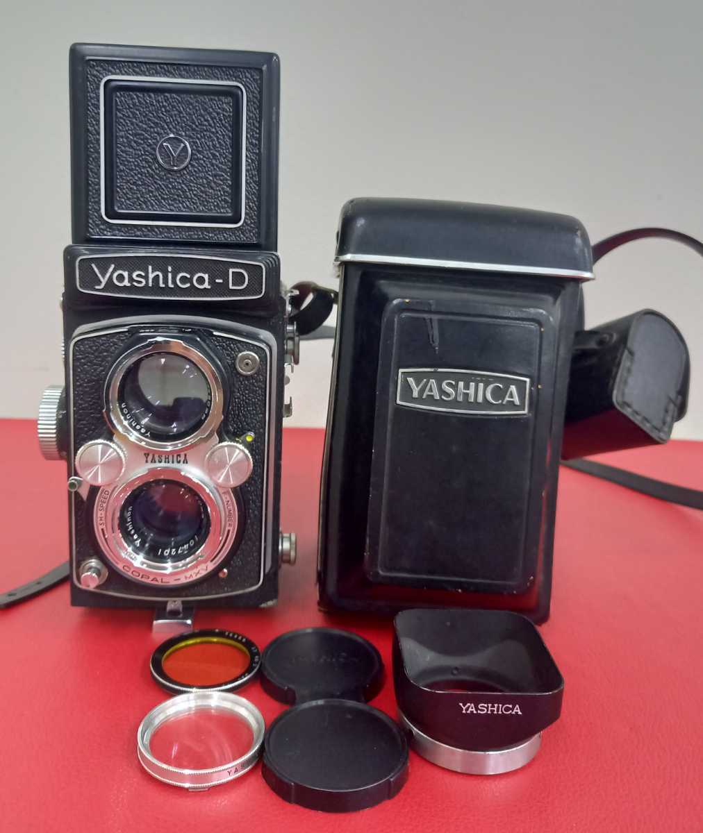 □A YASHICA YASHICA-D 80mm F3.5 二眼レフ フィルムカメラ シャッター