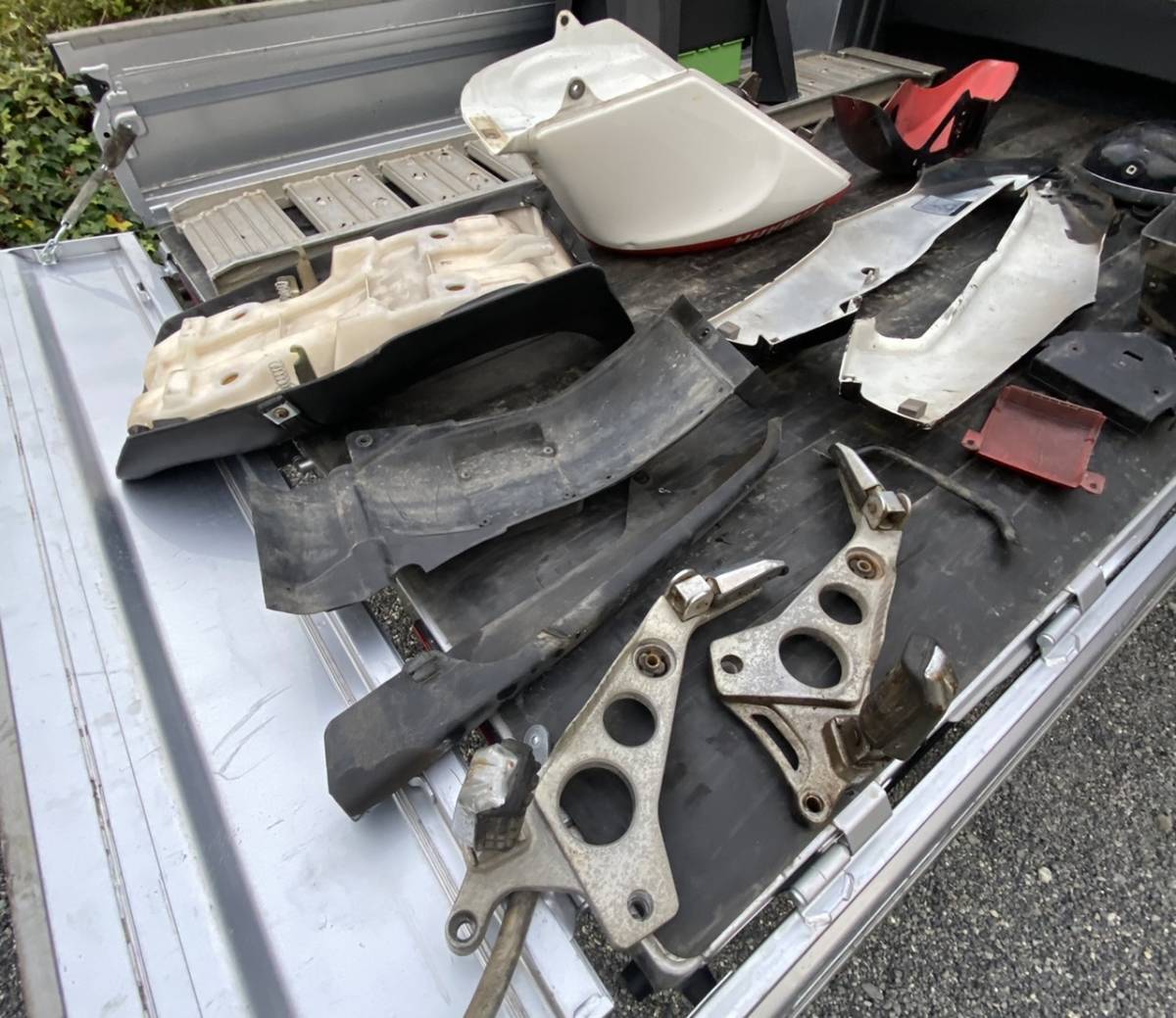 ヤマハ☆RZ250R☆外装等一式☆その他パーツ出品中☆xj400dtzr25029l3ma3xv1KTrgv250γガンマNSR250Rsp16182128 - ヤマハ Yahoo!オークション バイク・スクーター フレーム セット