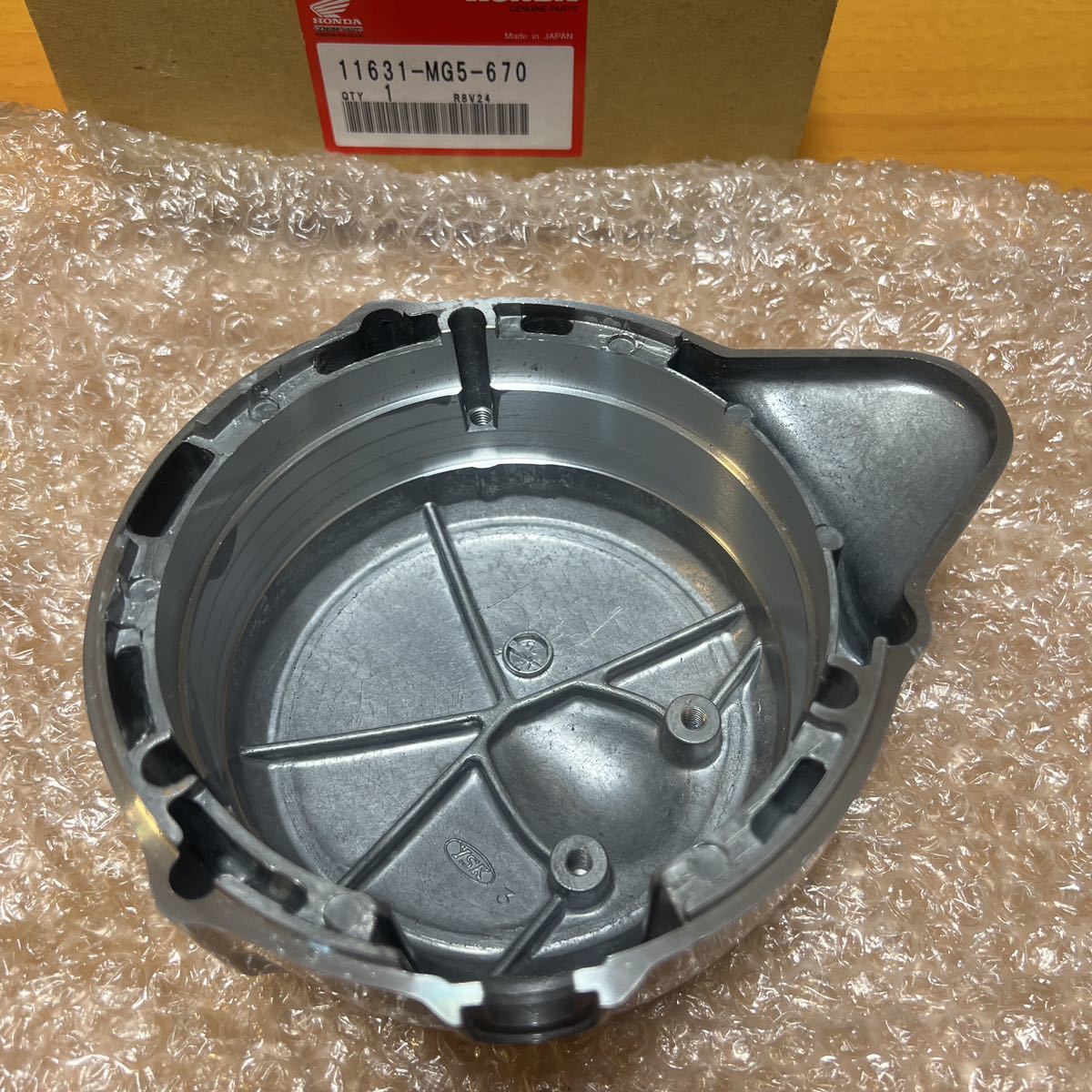 未使用 純正 新品 CB1100F ジェネレーターカバー cb1100f cb900f