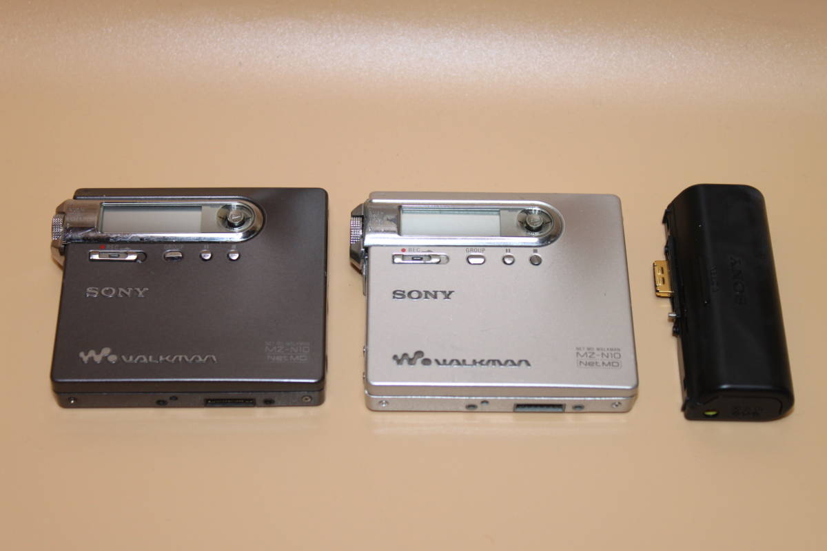 オーディオ機器 SONY WM-F404 WALKMAN FM/AM 単三動作OK テープ未確認