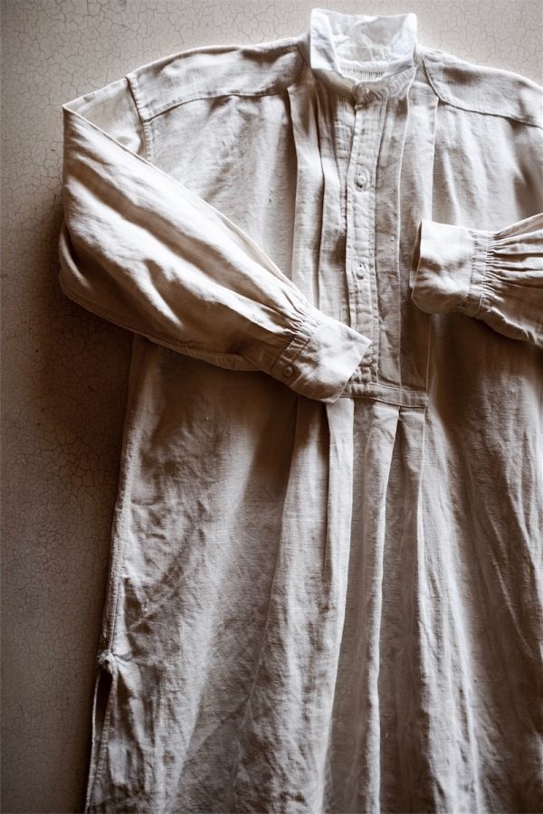 フランスアンティーク　1900年初頭　手織リネン　直線的タックとファーマーナイトシャツ　ワークシャツ　スモック　ワンピース　ビンテージ