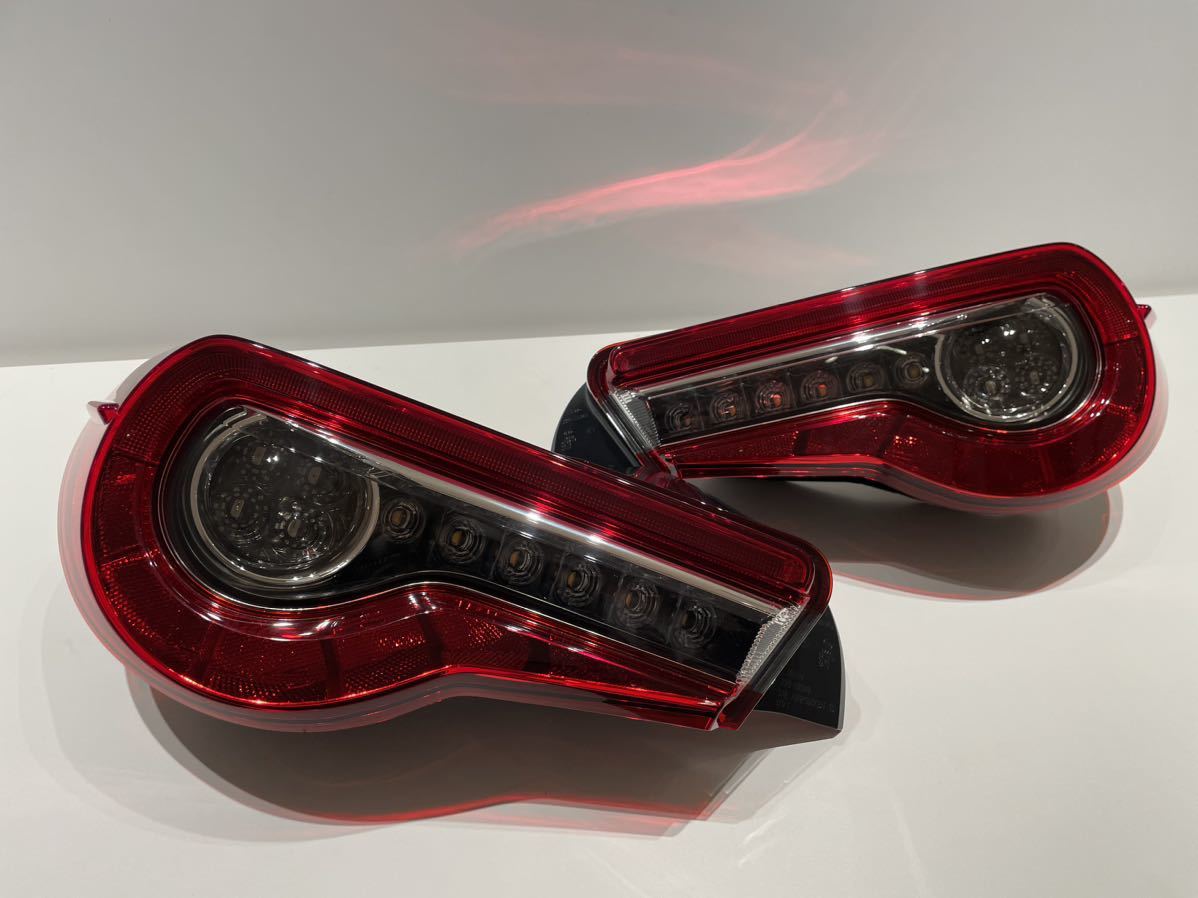 美品】ZN6 86後期 純正テールランプ 左右セット 0 ZN6 左右 美品】ZN6 86後期 純正テールランプ 左右セット 0 ZN6 左右