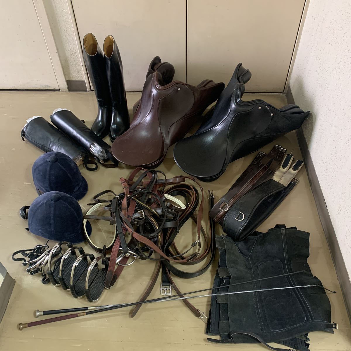 1円スタート】乗馬用品 まとめ売り/乗馬 馬具 乗馬グッズ 馬術 鐙 鞍 