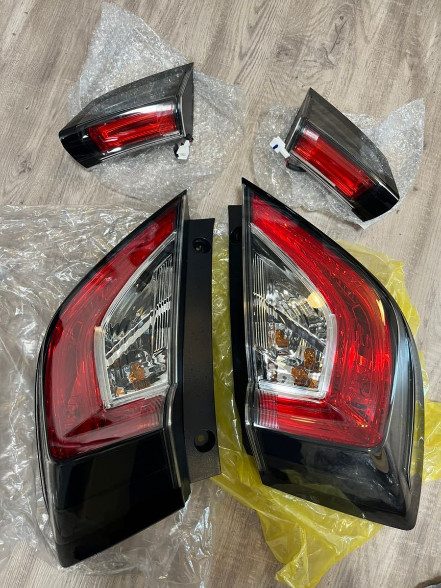 Honda civic シビック FK7 FK8純正テールランプ 4個セット 車 Honda civic シビック FK7 FK8純正テールランプ 4個セット