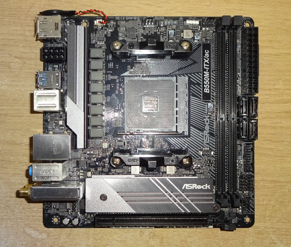 ASRock B550M-ITX/ac AM4 mini ITXマザーボード｜その他