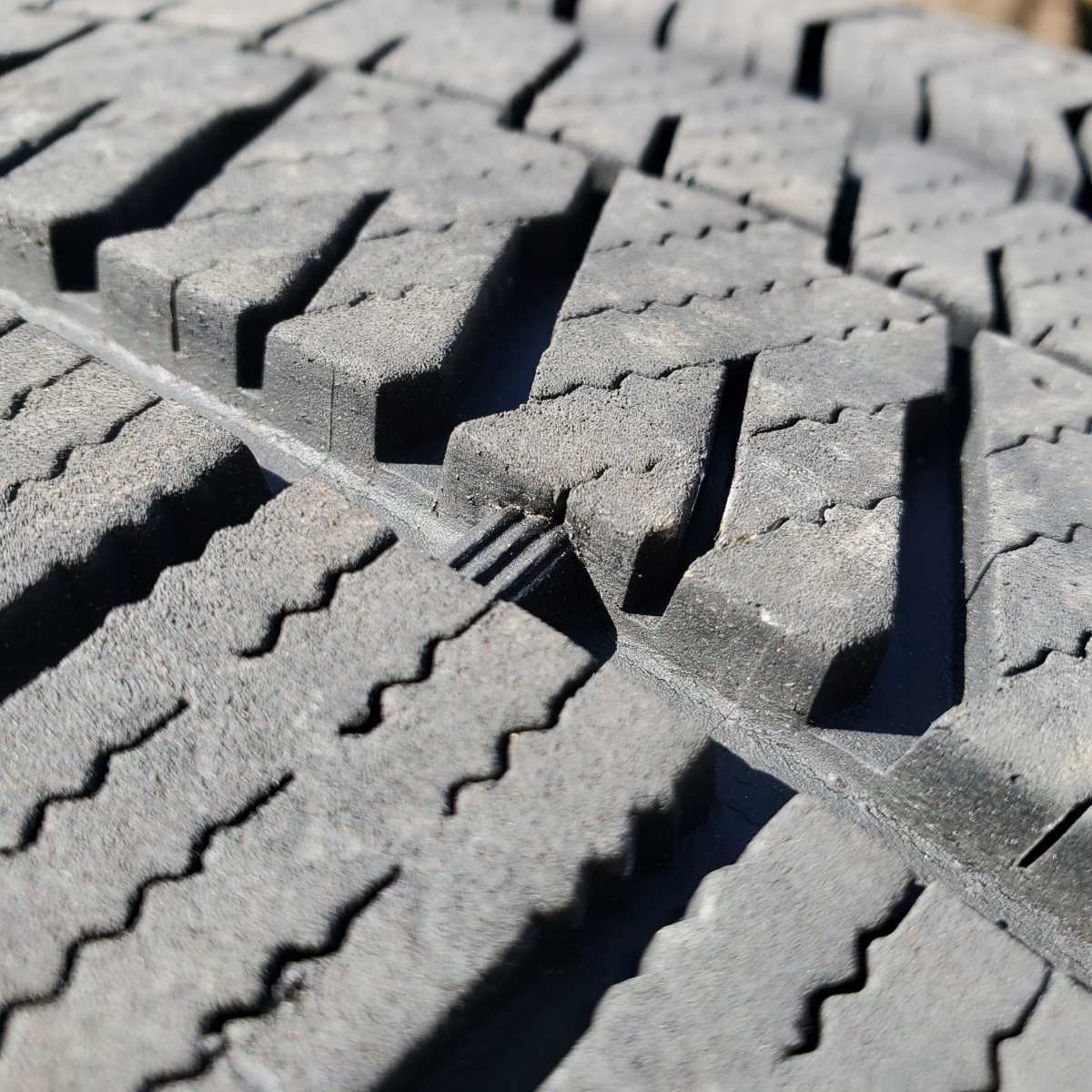 バリ山 ブリヂストン ブリザックVRX2 225/60R17 4本 2シーズン バリ山 ブリヂストン ブリザックVRX2 225/60R17 4本 2シーズン