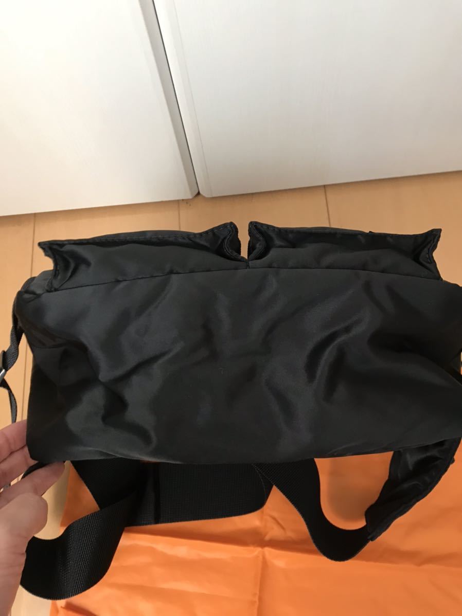 美品 新型 PORTER ポーター TANKER タンカー ボディバッグ 622-68302 