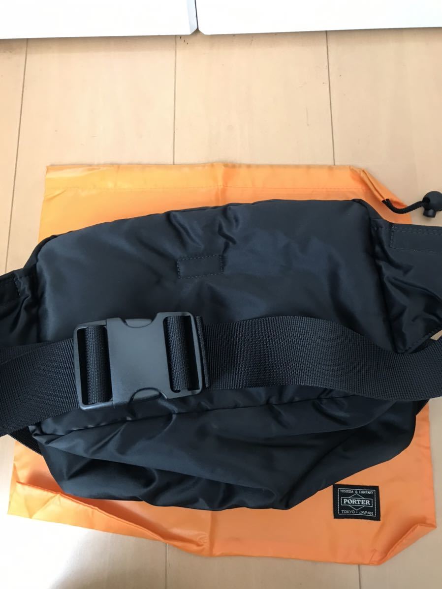 美品 新型 PORTER ポーター TANKER タンカー ボディバッグ 622-68302